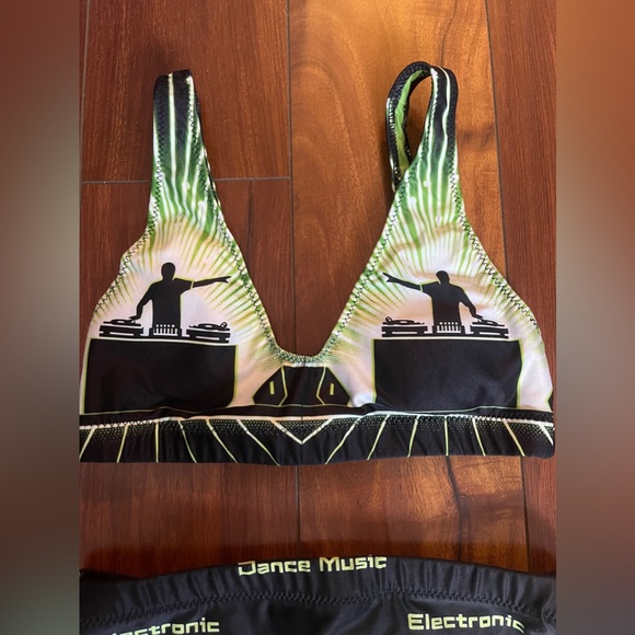 Rave wear 2 piece set size S - Picture 2 of 4